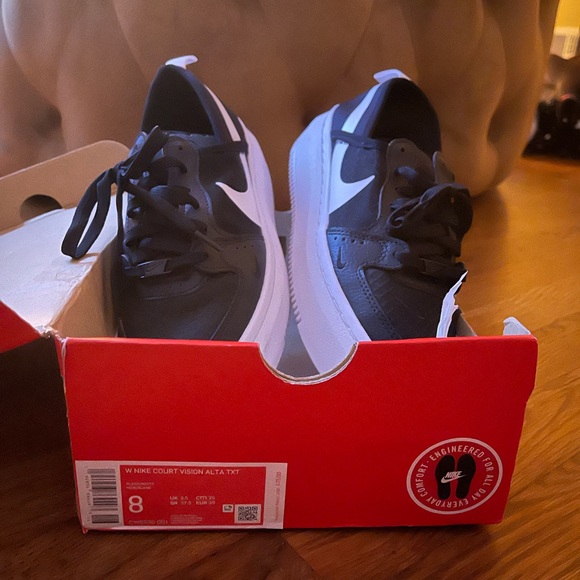 Nike Women’s court vision Alta sneakers - Picture 4 of 5